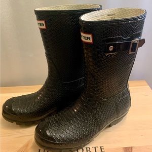 Hunter Carnaby Boa Snake Short Rain Boots size 6